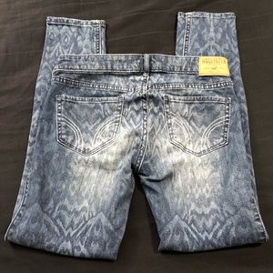 Hollister Wash Design Skinny Jeans w/ Ankle Zips